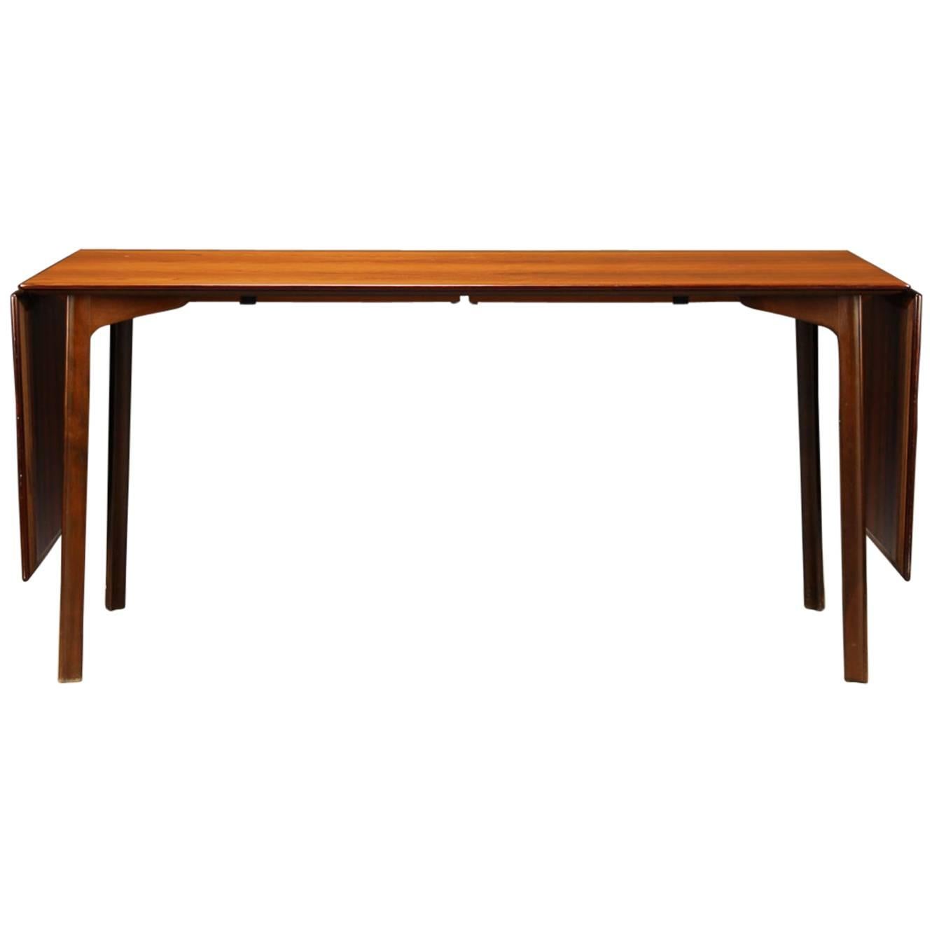 Arne Jacobsen 'Grand Prix' Dining Table in Brazilian Rosewood For Sale