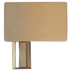 Contemporary Shield Golden vernickelte Wandleuchte von Henry Wilson