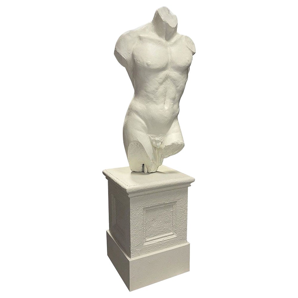 Buste d'homme de style Renaissance de 7 pieds de haut Sculpture en faux marbre sur Pedestal en vente