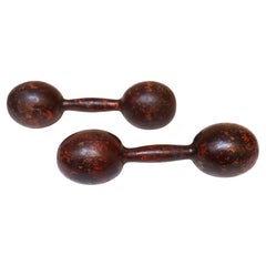 Paar skulpturale primitive Vintage-Handgewichte/Dumbbells aus Primitivem Holz