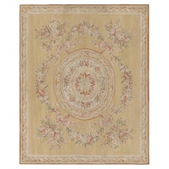 Rug & Kilim's Aubusson-Teppich in Hellgold und Creme mit Blumenmedaillon