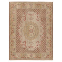 Rug & Kilim's Aubusson Style Rug in Beige-Brown and Pink with Floral Medallion (tapis de style Aubusson en beige, brun et rose avec médaillon floral)