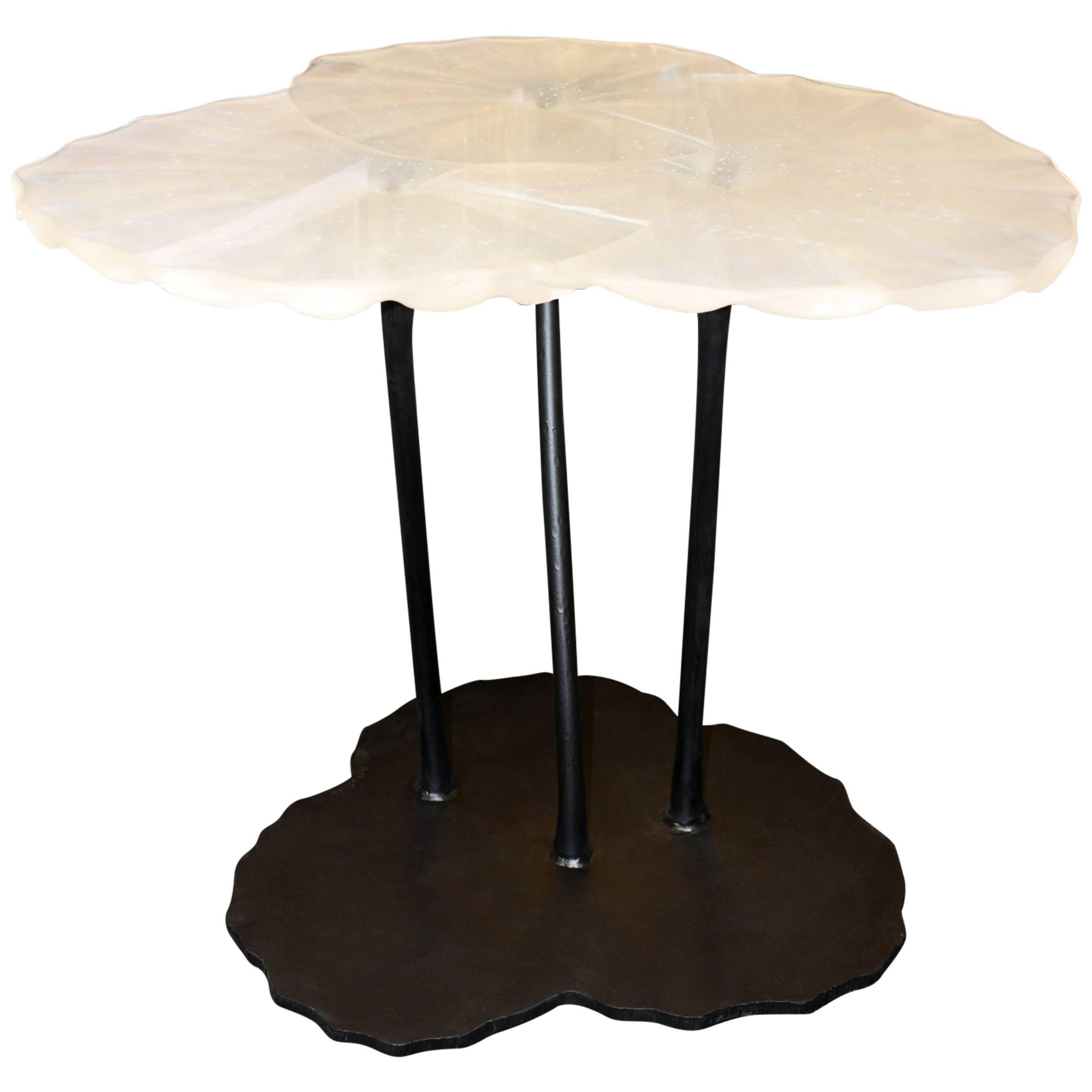 Table en cristal à trois feuilles aquatiques sur base en fer, fabriquée en 2016 en vente
