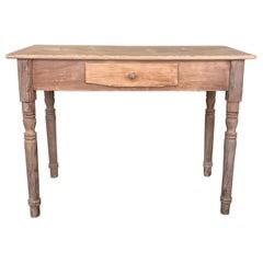 Spanischer Barock-Beistelltisch aus gebleichtem Blech mit Schublade