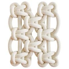 32" x 39" geknotete Faser-Kunst-Skulptur, Makramee-Wandbehang, KNITKNOT - nubes