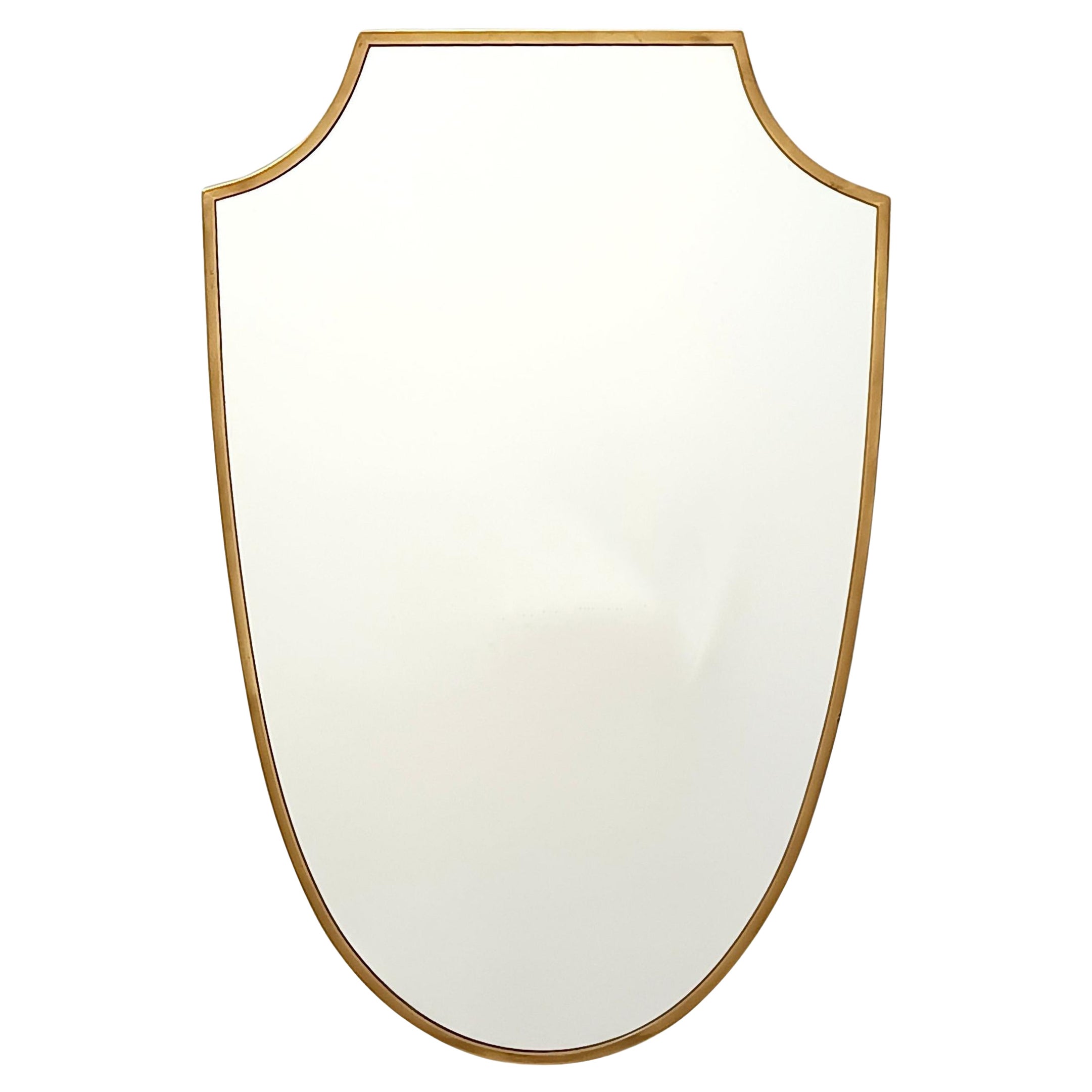 Espejo de pared vintage en forma de escudo de latón, Italia