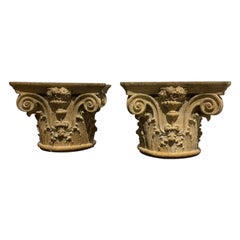 Coppia di capitelli corinzi intagliati in miniatura dell'Ottocento italiano