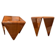 Pareja de Mesas Auxiliares Contemporáneas de Madera