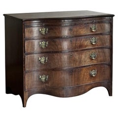 George III Mahagoni Serpentine Chest