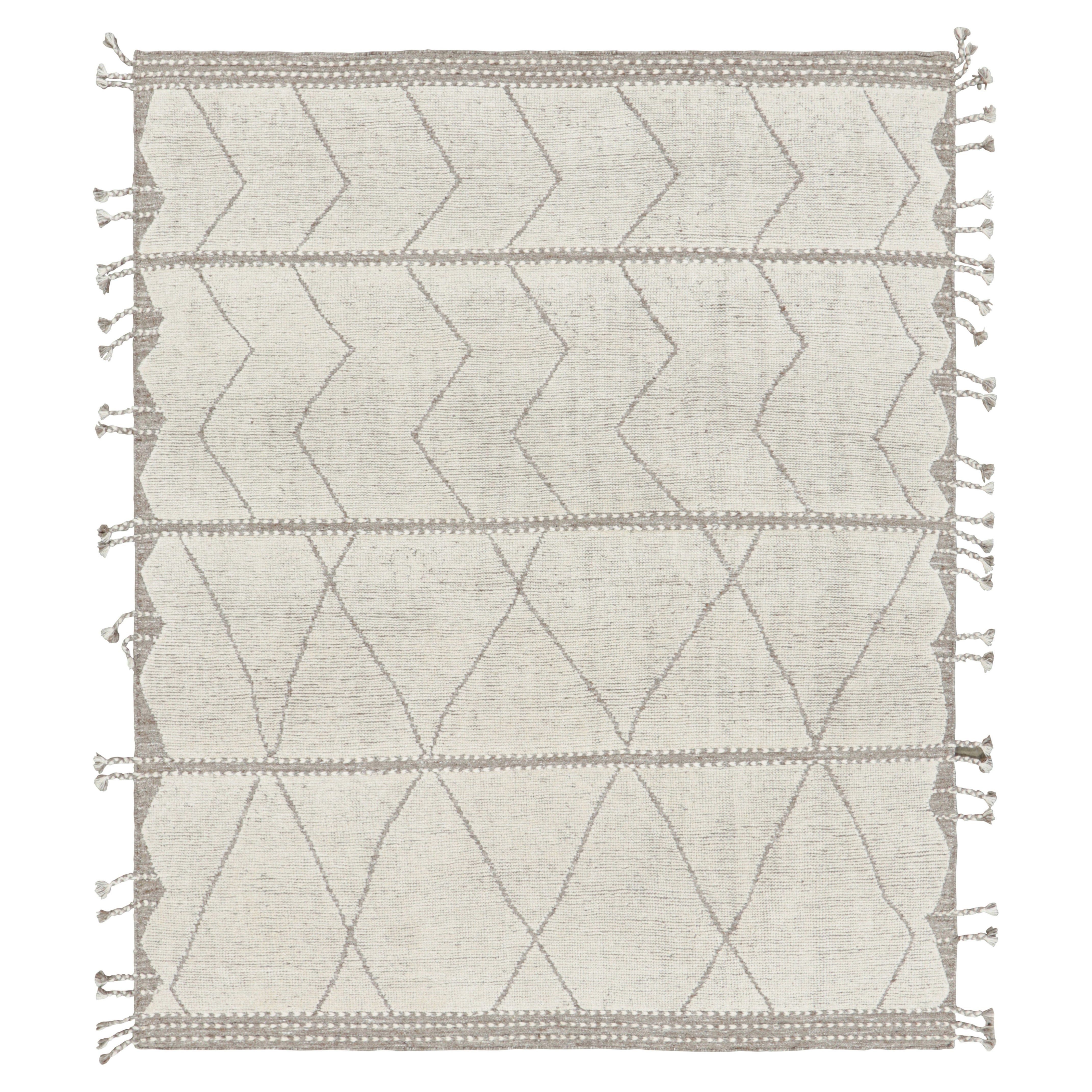 Marokkanischer Teppich von Rug & Kilim in Grau mit weißen geometrischen Mustern