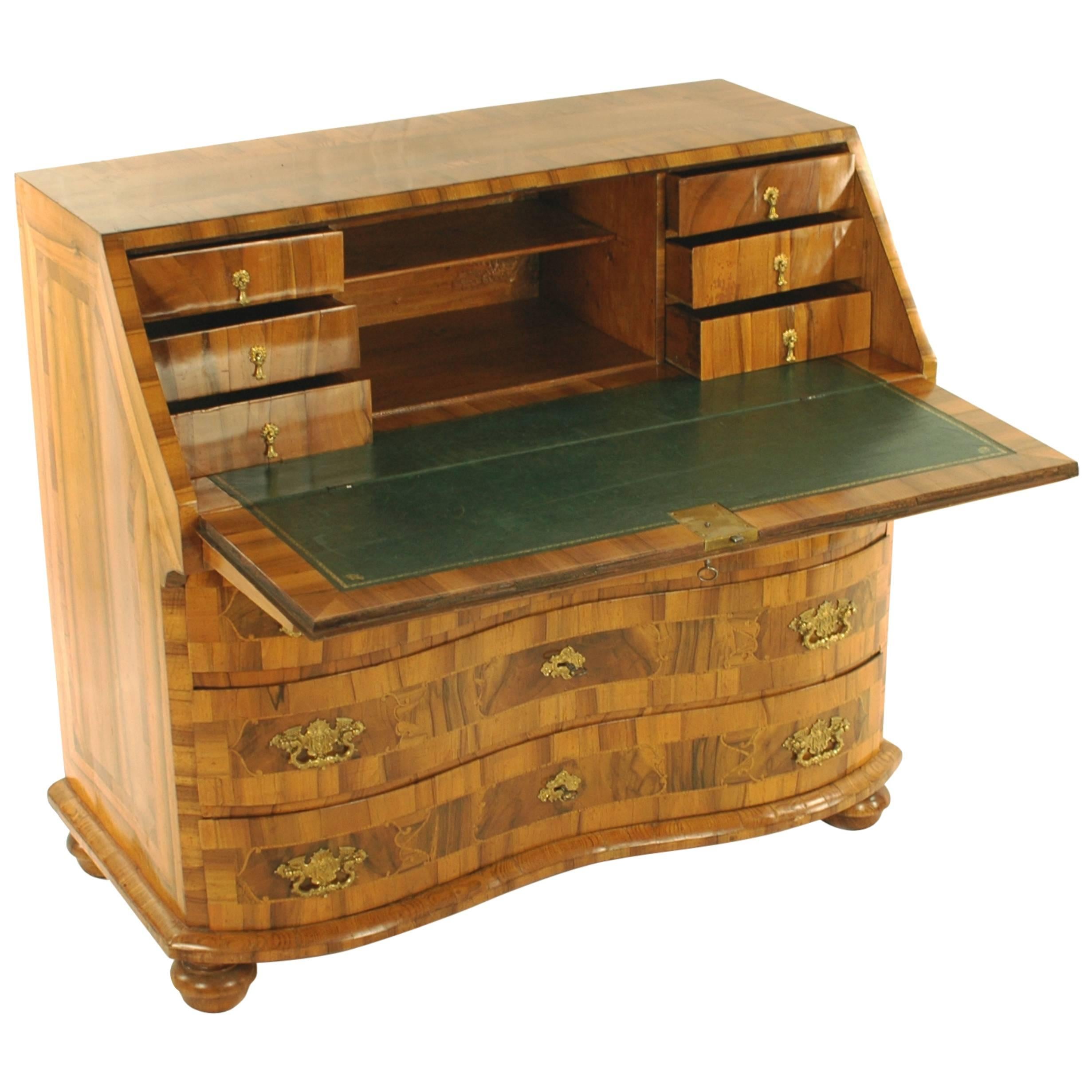 Baroque Secretary, Brunswick, circa 1750, Nut and Nut Root Wood, Plum and Maple