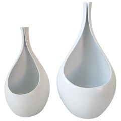 2 moderne weiße Vasen „Pungo“ aus der Mitte des Jahrhunderts  Stig Lindberg, Gustavsberg, Stigsberg