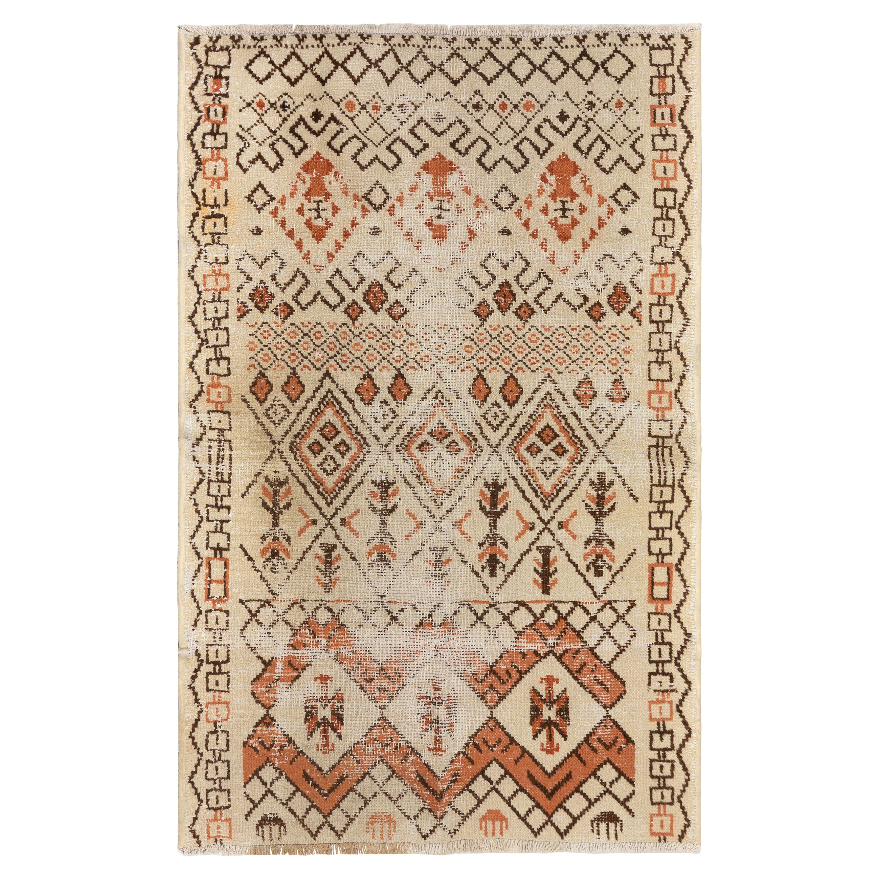 4'x6' Einzigartiger handgefertigter türkischer Teppich in den Farben Beige, Orange und Brown im Angebot