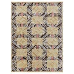 Alfombra de estilo escandinavo con motivos geométricos de colores de Rug & Kilim