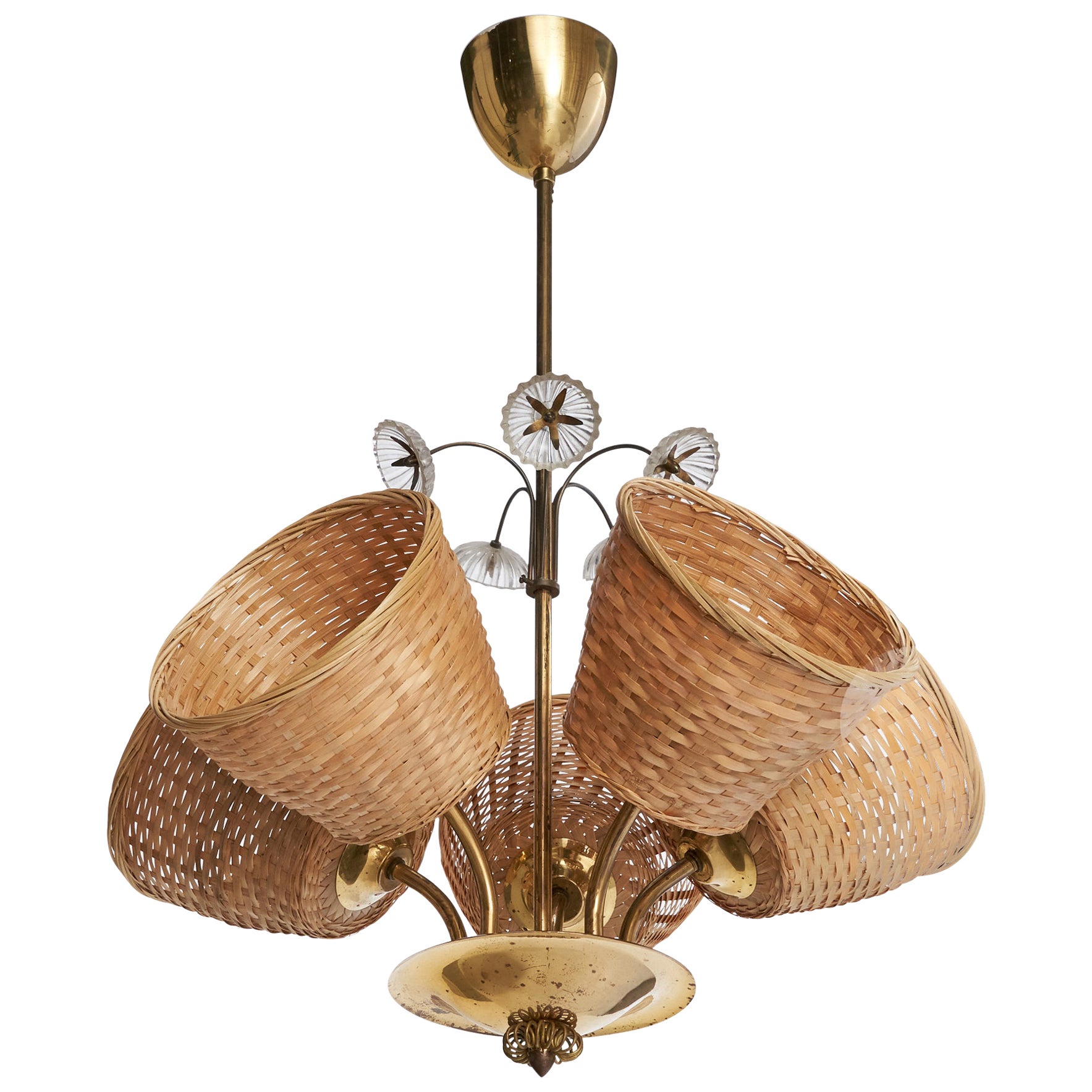 Designer finlandais, lustre, laiton, verre, rotin, Finlande, années 1940