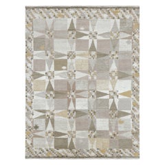 Rug & Kilim: Tappeto in stile scandinavo con motivo geometrico grigio-argento e beige