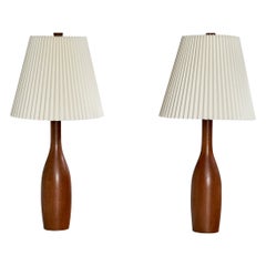 Amerikanische Designerin, Tischlampen, Nussbaum, Messing, Papier, USA, 1950er Jahre