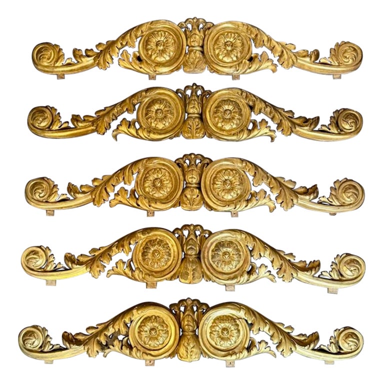 Tallas italianas de madera dorada del siglo XIX