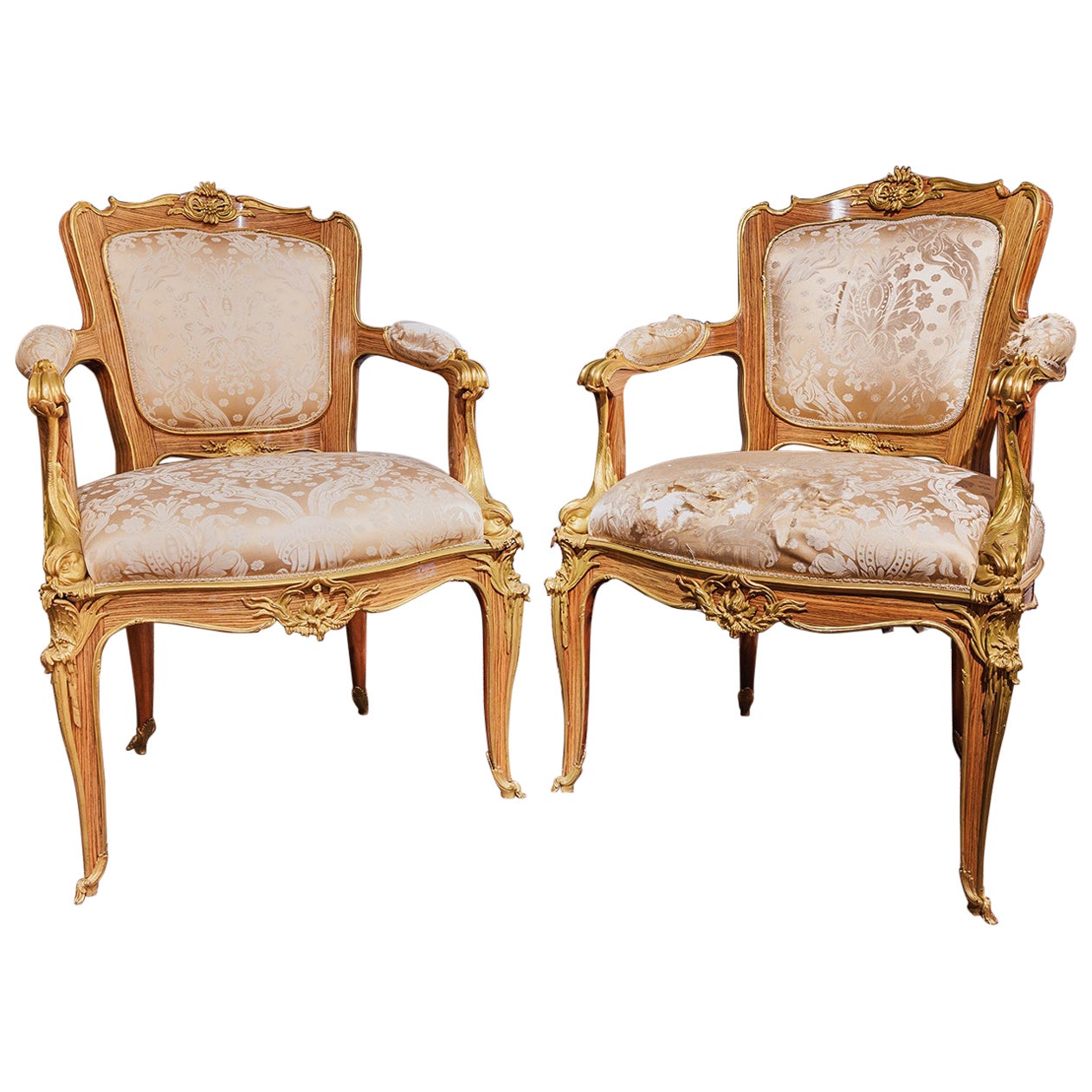 Paire de fauteuils montés en bronze doré du 20e siècle, conçus par F. Linke en vente