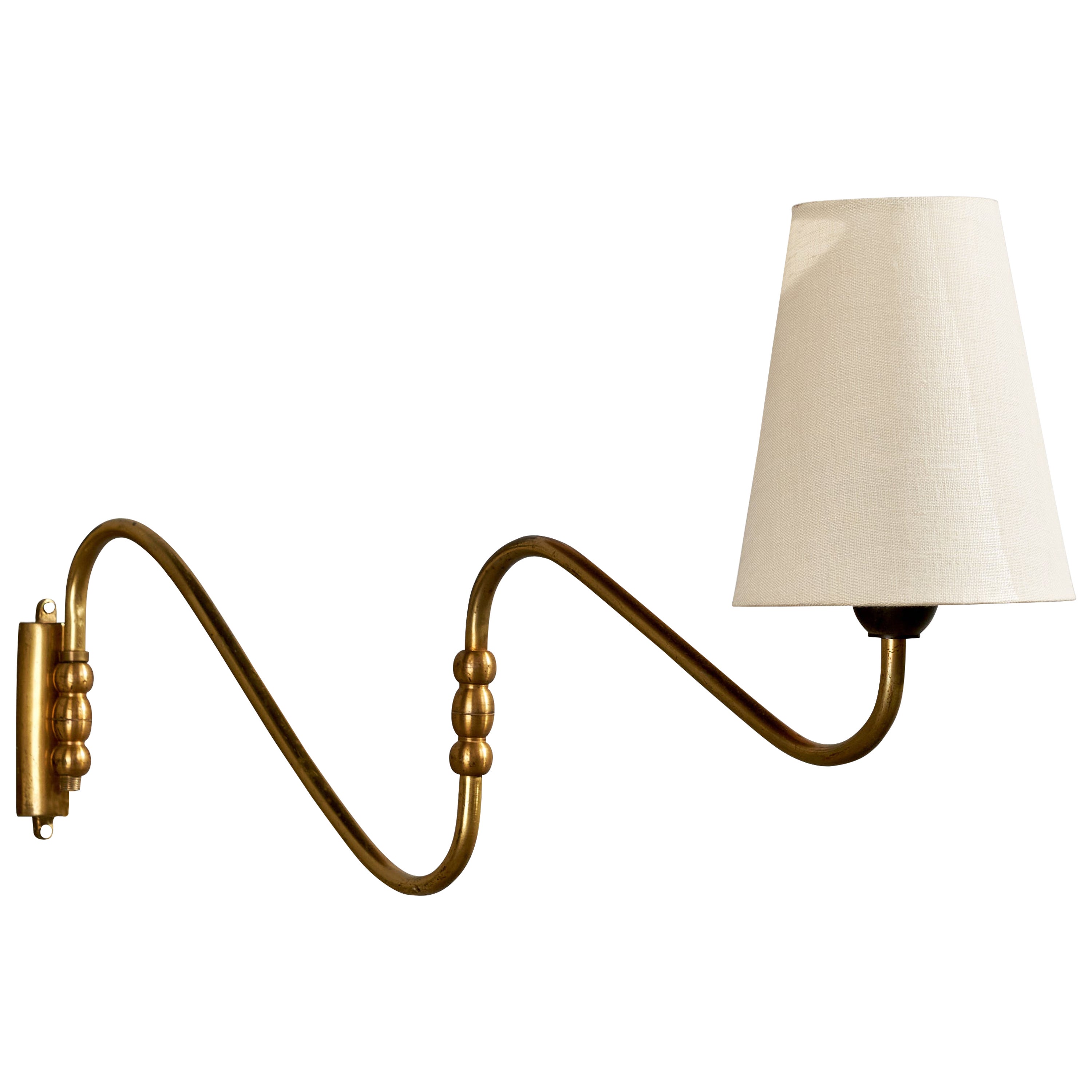 Dänische Designerin, Wandleuchte, Messing, Stoff, Dänemark, 1940er Jahre im Angebot