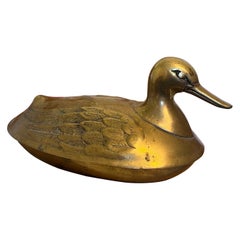 pato de latón vintage de estilo moderno de mediados de siglo con tapa y cuenco