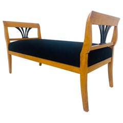 Fin du 20ème siècle, banc vintage de style Biedermeier nouvellement tapissé