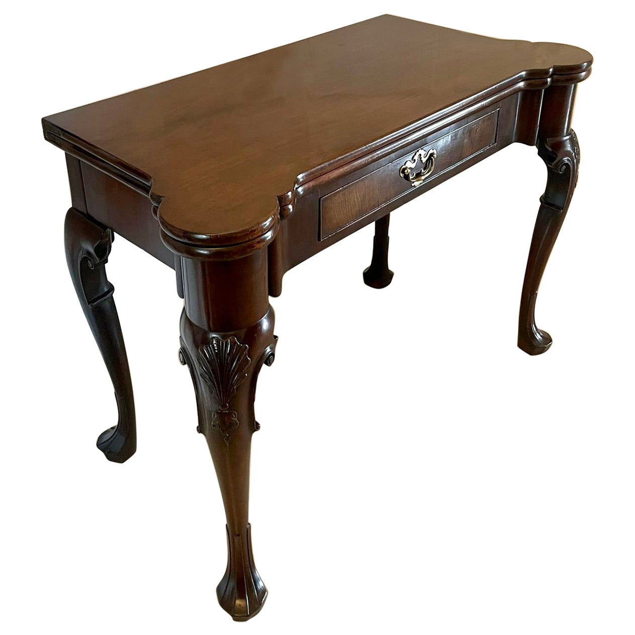 Fina mesa auxiliar/de cartas de caoba de calidad Chippendale irlandesa antigua de Jorge lI en venta