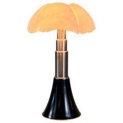 Lampada da tavolo "Pipistrello" di Gae Aulenti per Martinelli Luce, prima edizione, 1965