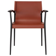 Chaise Cuoio Tessa avec bras par Amura Lab