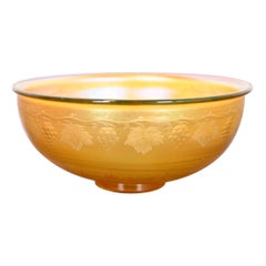 Bol en verre d'art irisé Favrile avec vigne entaillée Louis Comfort Tiffany