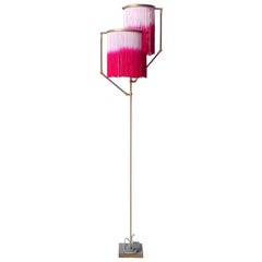 No. 22 Fringes Dip Dyed Pink Charm Contemporary Lampadaire de Sander Bottinga