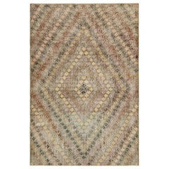 Tappeto vintage Zeki Müren marrone con motivi geometrici a diamante  Rug & Kilim