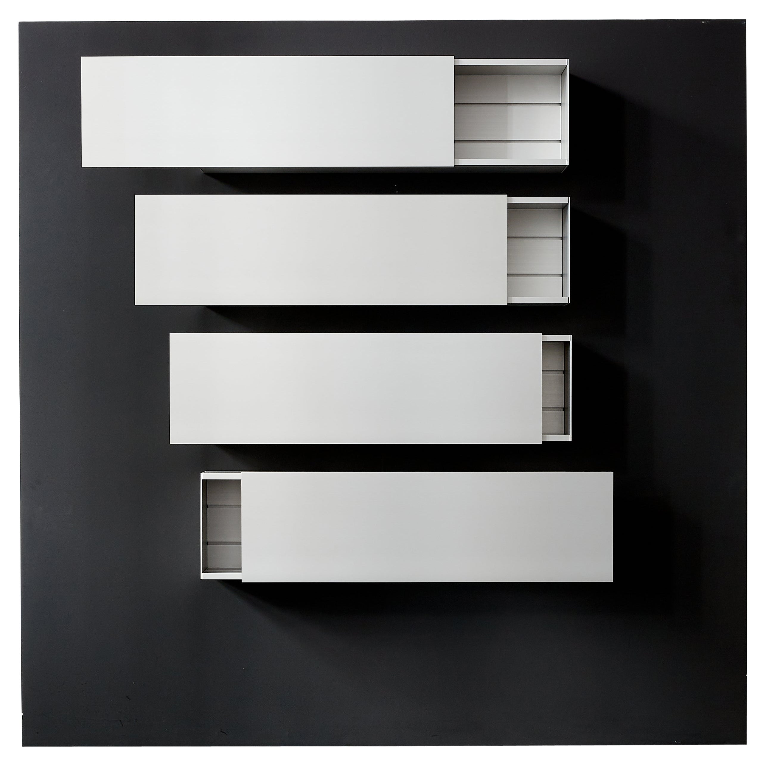 Shigeru Uchida Armarios murales flotantes de aluminio con puertas correderas en venta