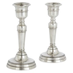 Paire de chandeliers en argent de style néoclassique anglais par Edward Barnard & Sons