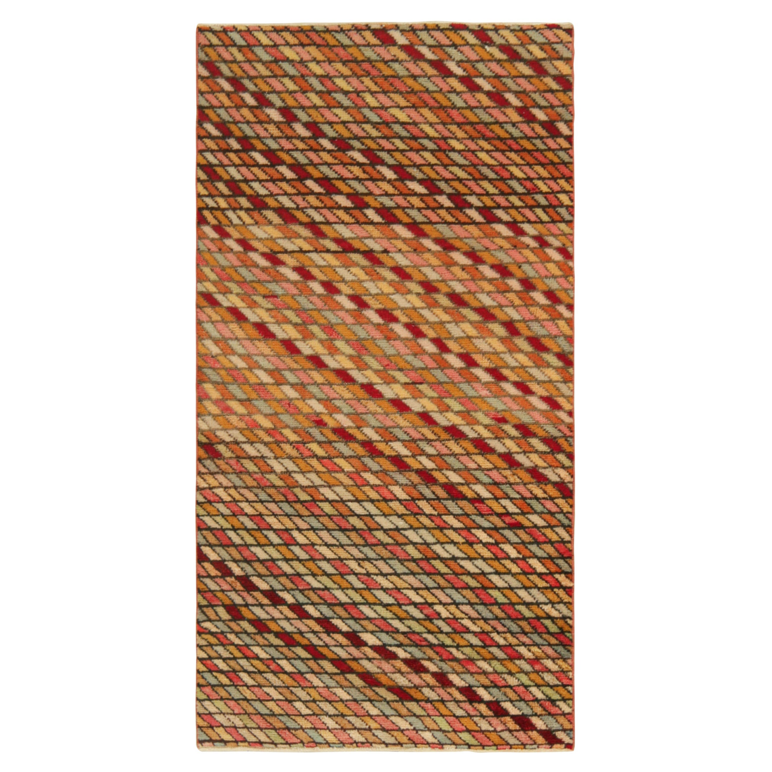 Vintage Zeki Müren Läufer Teppich mit bunten geometrischen Mustern  Rug & Kilim