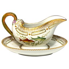 Royal Copenhagen Flora Danica dipinta a mano a tema acquatico con salsiera e supporto per pesce