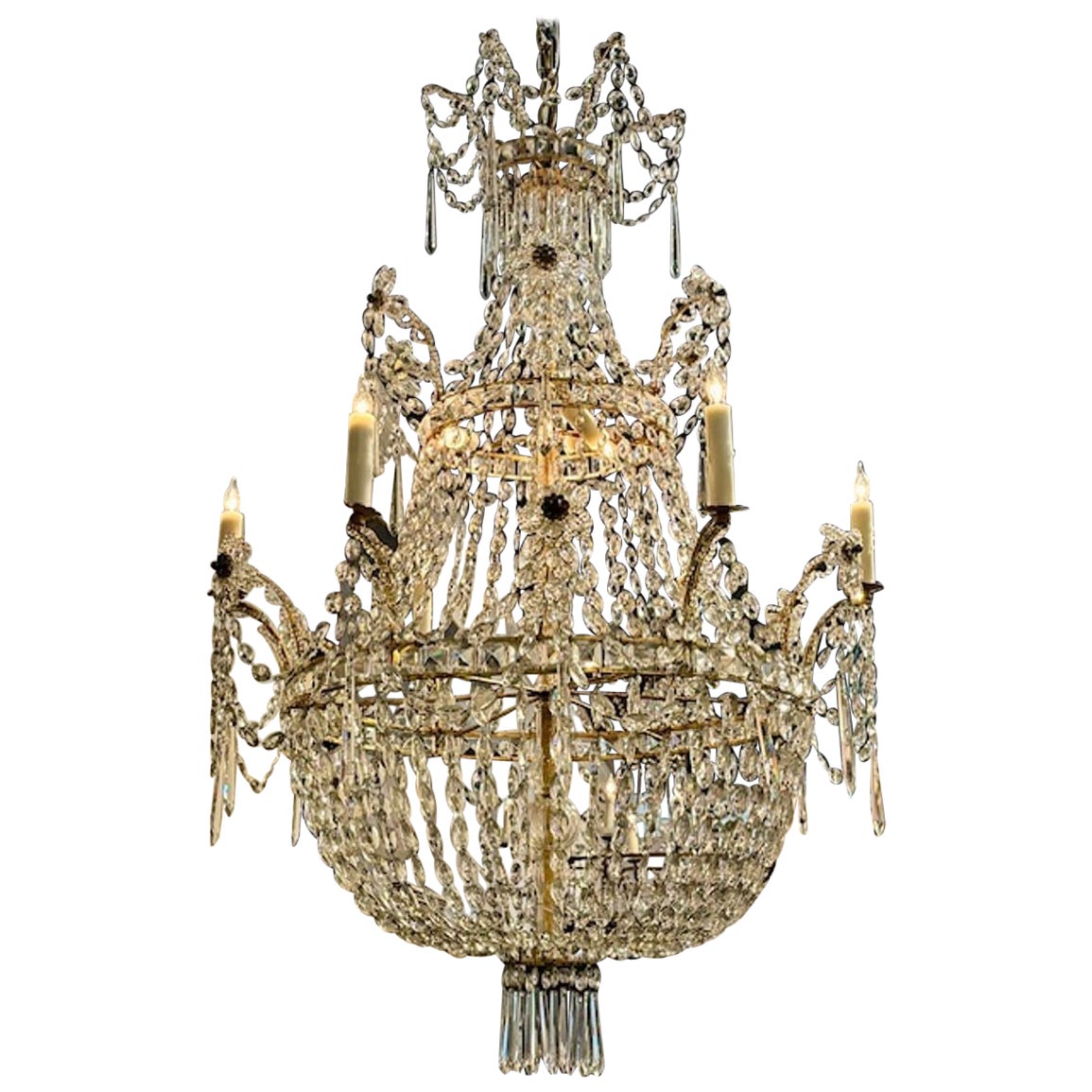Lustre italien ancien en forme de panier perlé