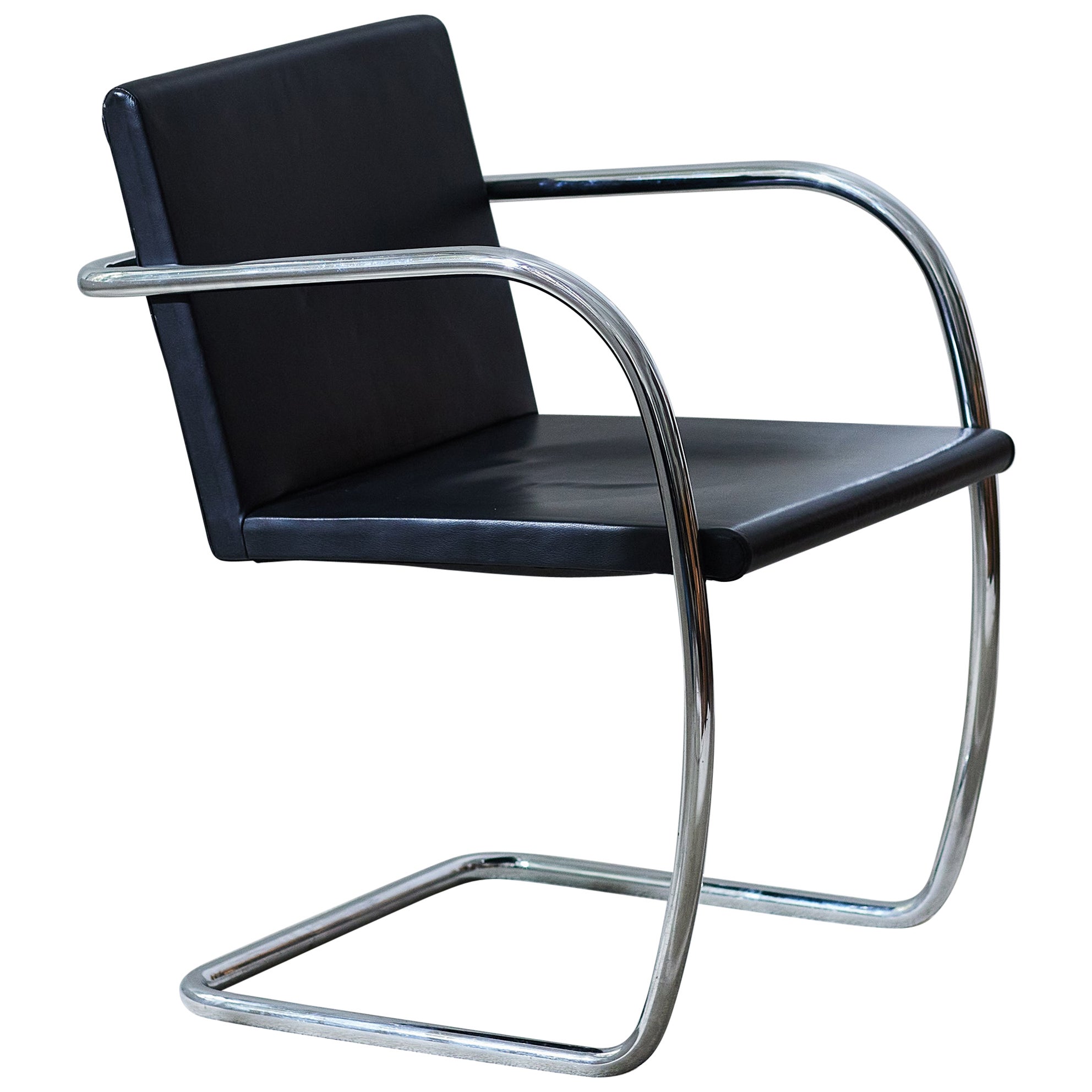 Chaise tubulaire Brno de Ludwig Mies van der Rohe Italie des années 1980
