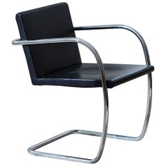 Chaise tubulaire Brno de Ludwig Mies van der Rohe Italie des années 1980