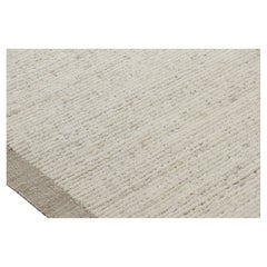 Rug & Kilim's Oversized Kilim with Beige and White Textural Stripes and Striae (Kilim surdimensionné avec des bandes et des rayures texturales beiges et blanches)