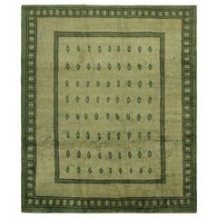 Rug & Kilim's Art Nouveau Style Custom Rug Design with Green Geometric Pattern (tapis sur mesure de style Art nouveau avec motif géométrique vert)