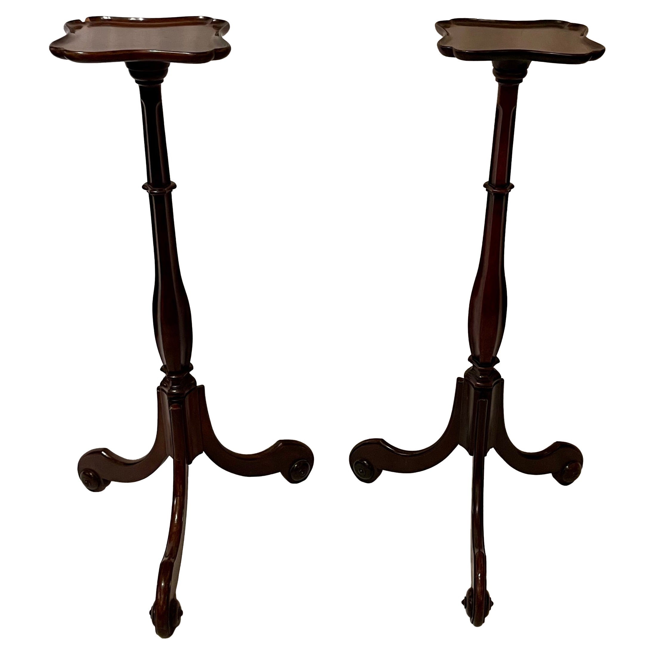 Pareja de Jardineras Antiguas de Caoba Inglesa, Circa 1890's. en venta