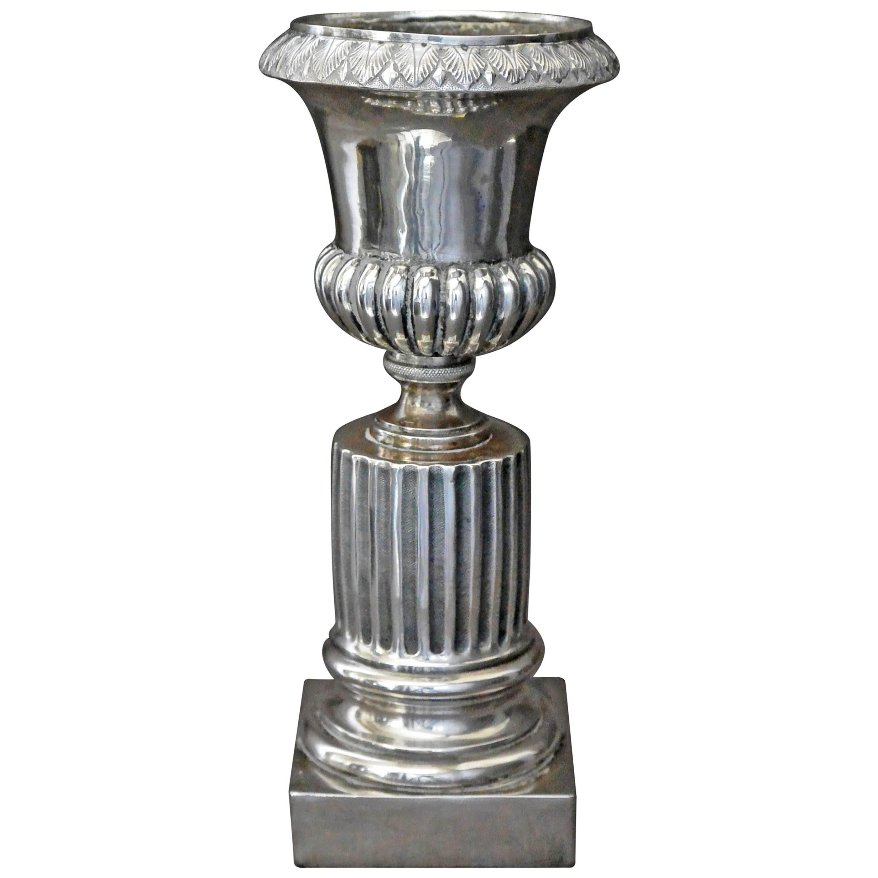 Vase italien néoclassique en argent