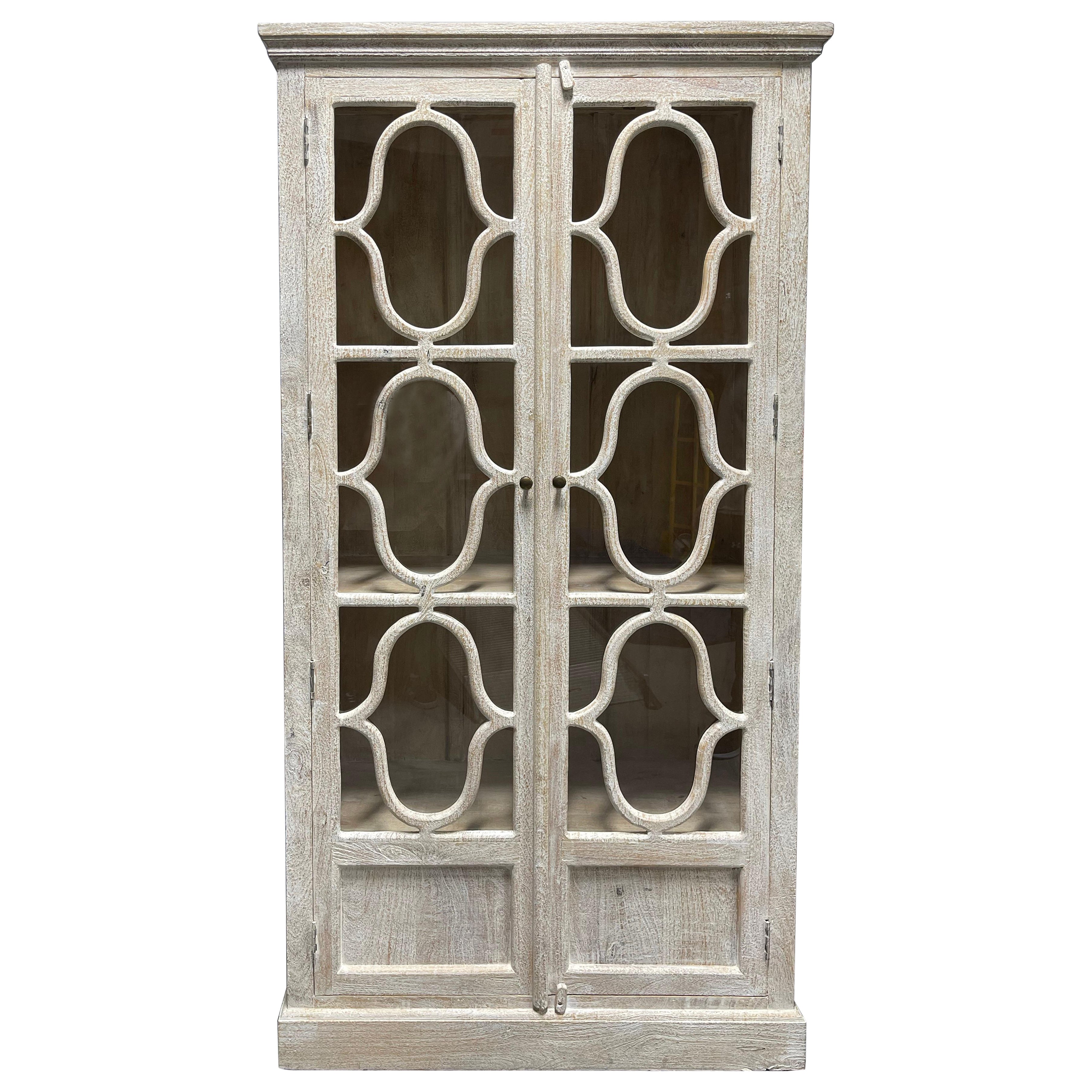 Pair of White Washed Three-Shelves Bookcase with Glass Doors, 21st Century For Sale