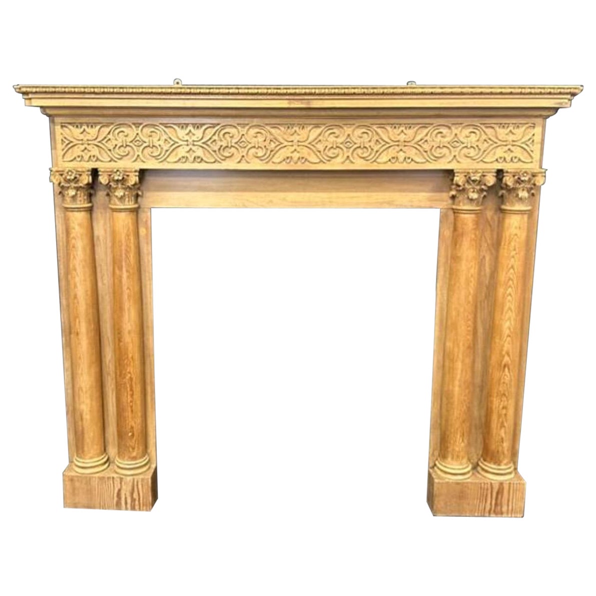 Cheminée en bois sculpté du 19ème siècle