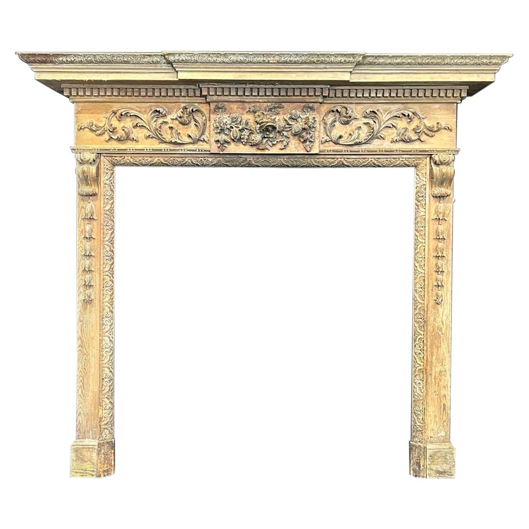 Cheminée en bois sculptée à la main du 19ème siècle