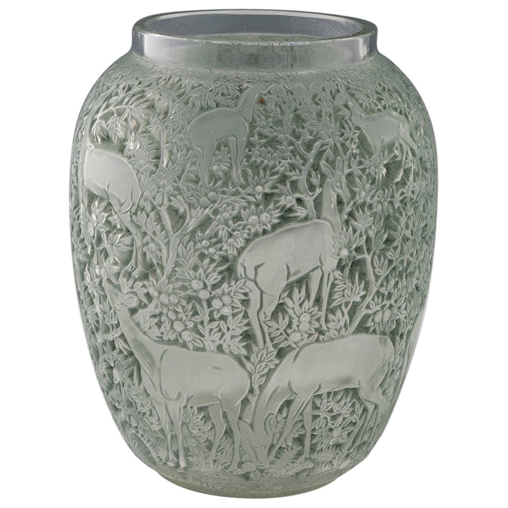 Rene Lalique Biches-Vase Marilhac 1082, entworfen 1932 im Angebot