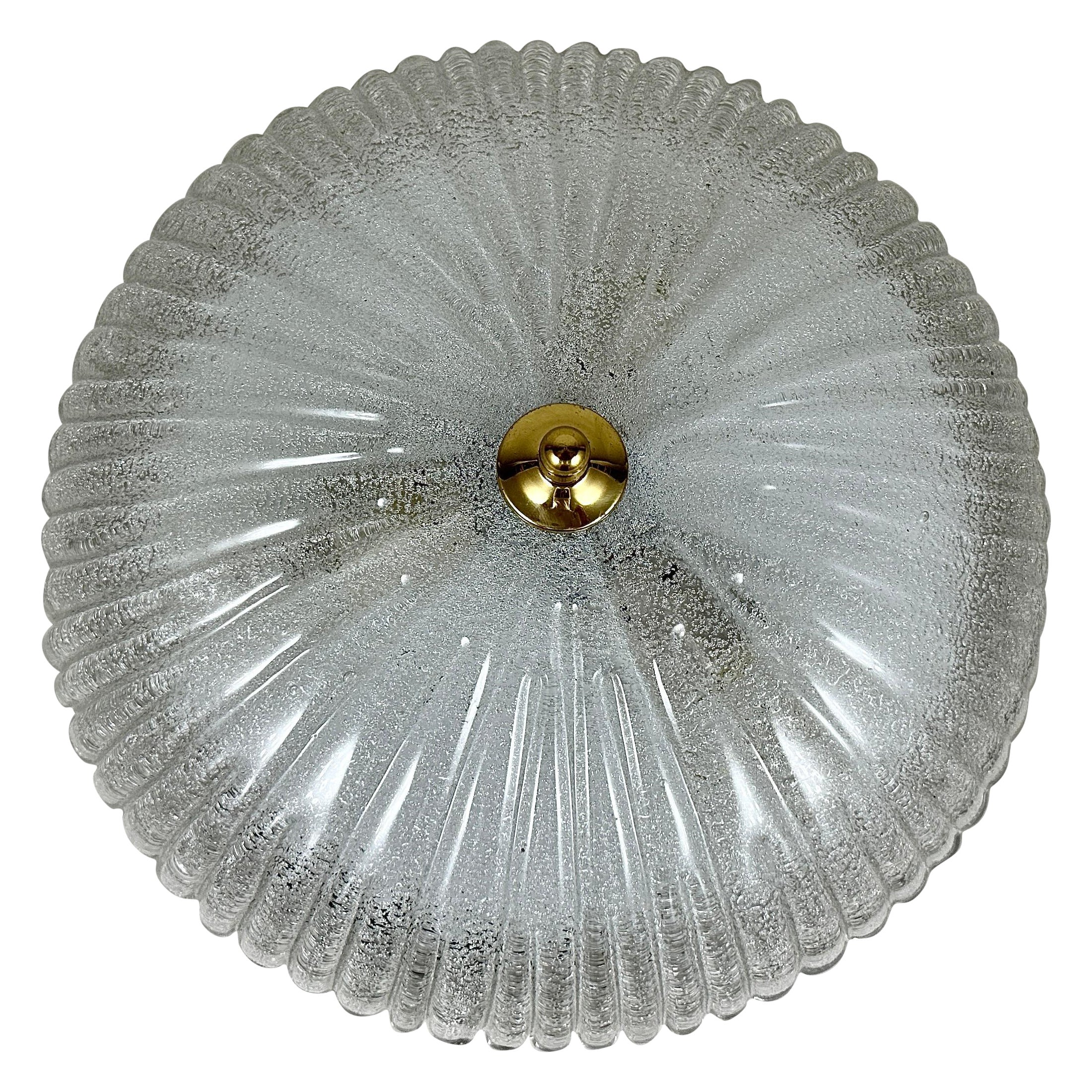 Plafonnier vintage en verre à montage affleurant avec broche en laiton