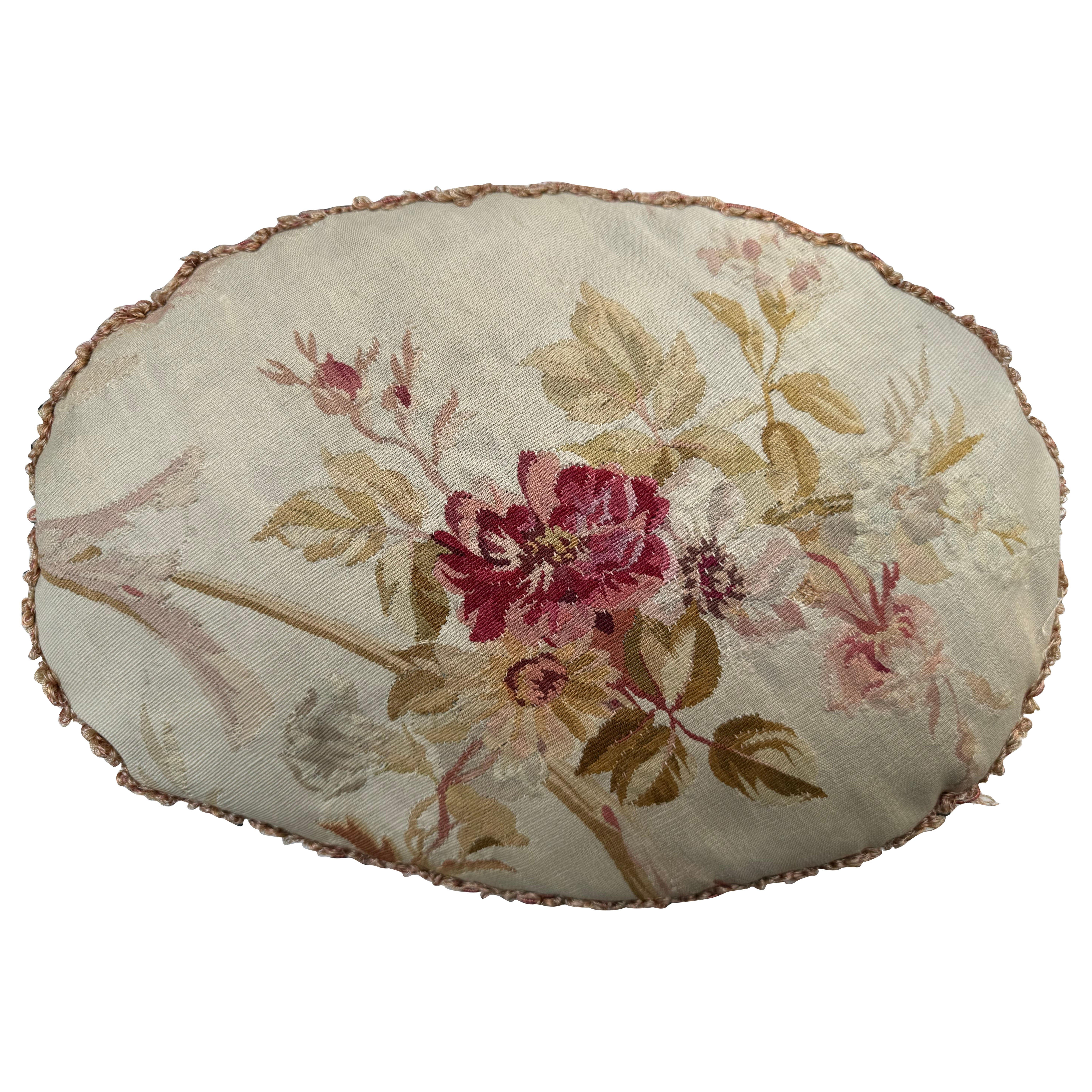 Antiguo Cojín de Tapiz Floral Ovalado Redondo Aubusson Francés de Finales del Siglo XVIII