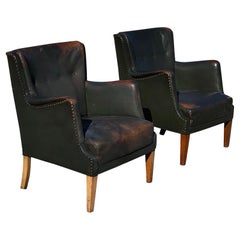 1940ties low back Danish cabinet maker pair of green leather club chairs